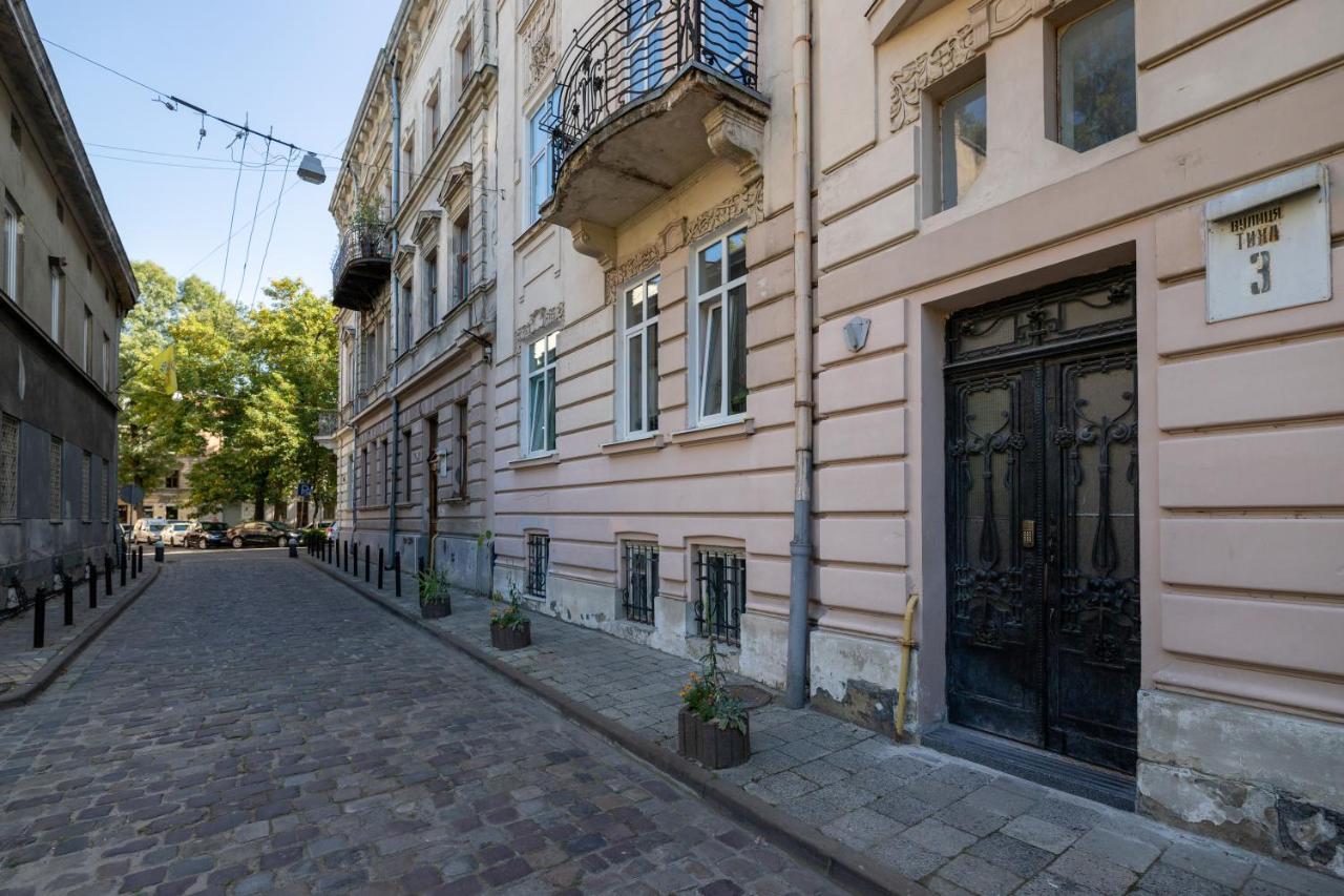 2 Bedroom Apartment Tykha Street City Center With Parking Place Lviv Eksteriør billede